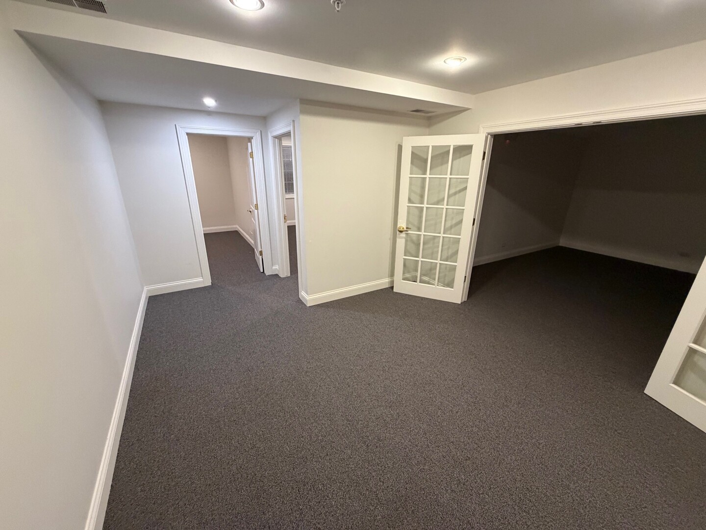 10 E Scranton Avenue, Lake Bluff, IL 60044