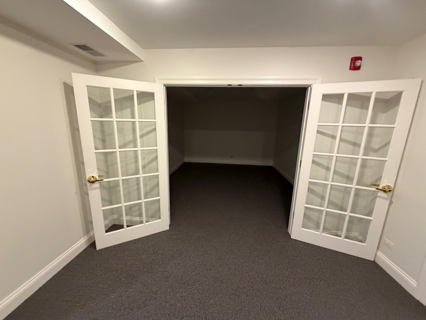 10 E Scranton Avenue, Lake Bluff, IL 60044