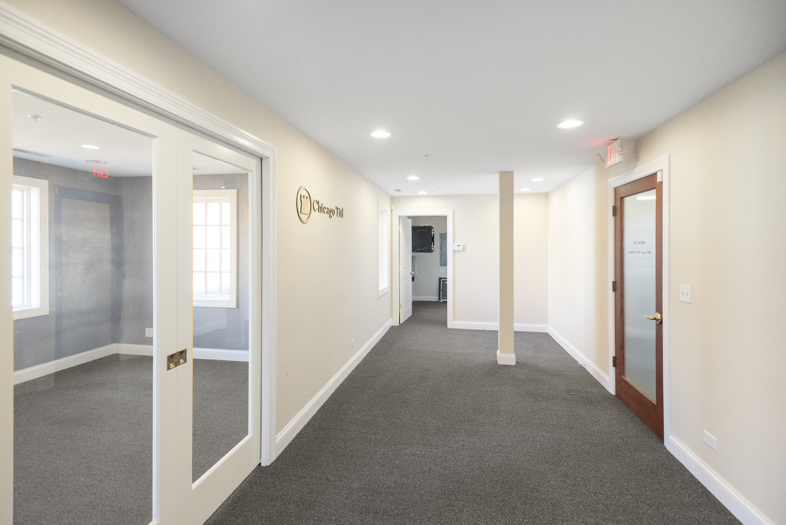 10 E Scranton Avenue, Lake Bluff, IL 60044