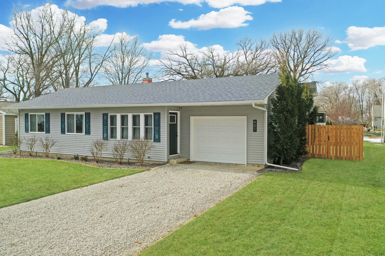 401 S Clinton Street, Mclean, IL 61754