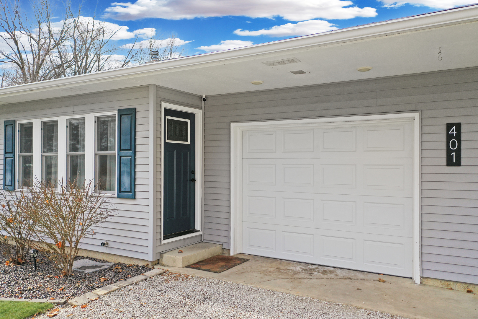 401 S Clinton Street, Mclean, IL 61754