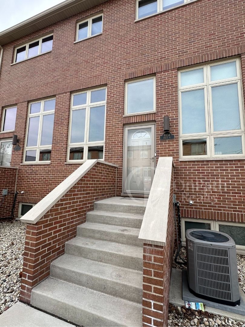 6844 W 65TH Street #6, Chicago, IL 60638