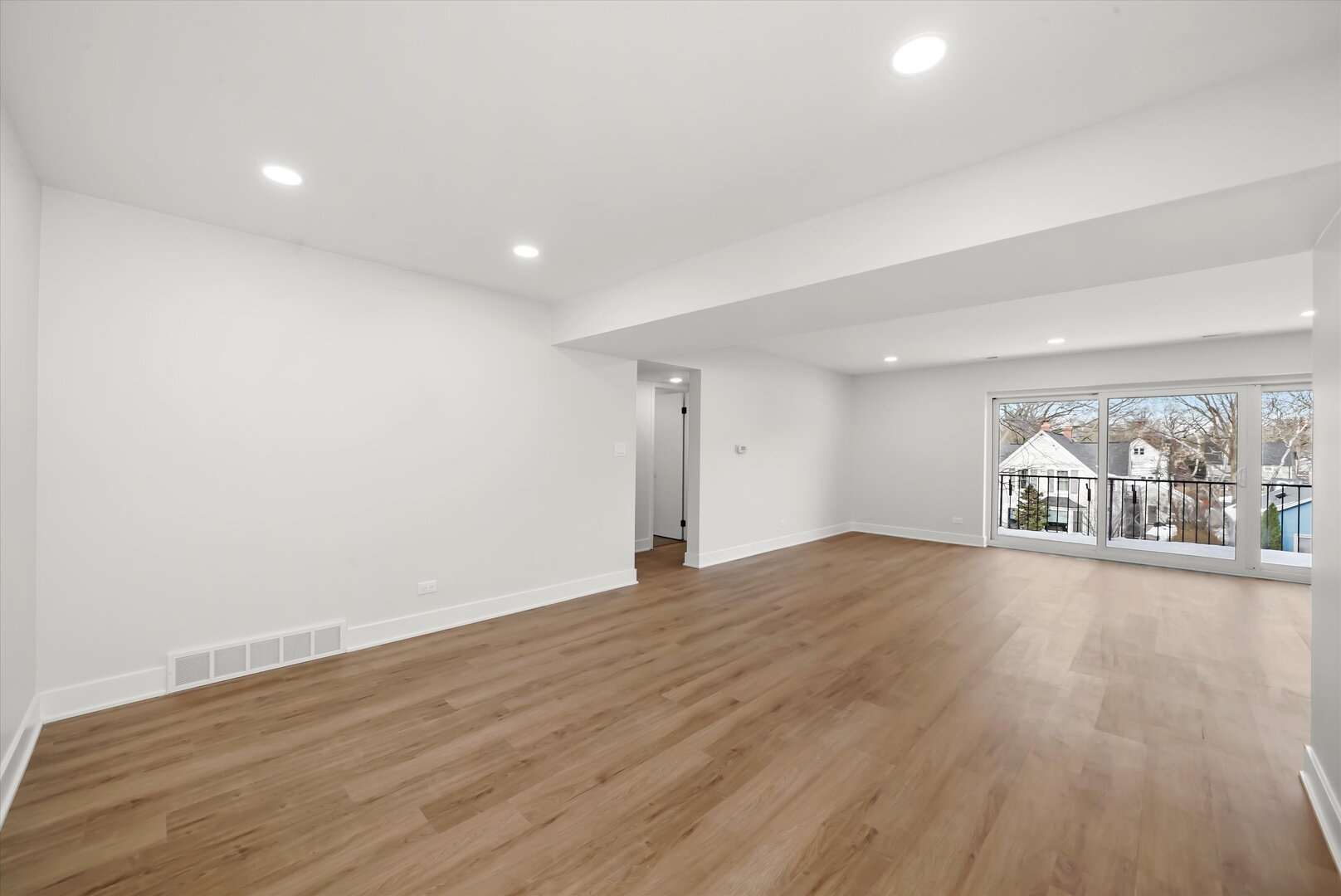 820 Oakton Street #3A, Evanston, IL 60202