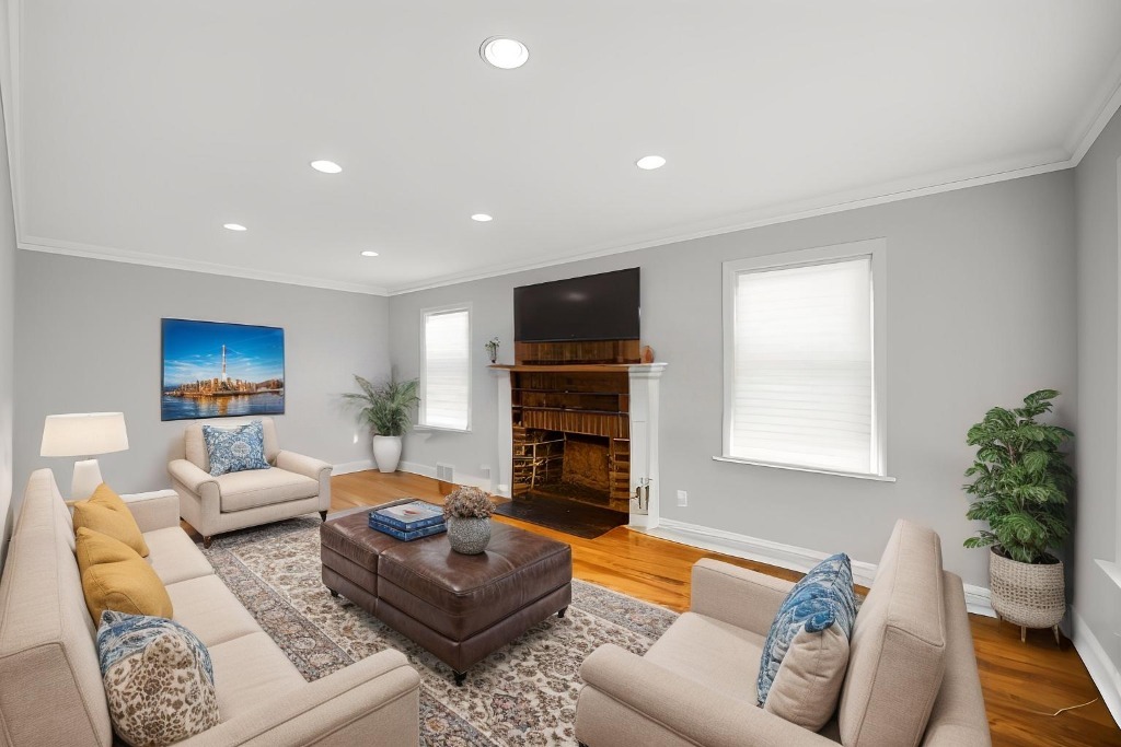 8458 S Vernon Avenue, Chicago, IL 60619