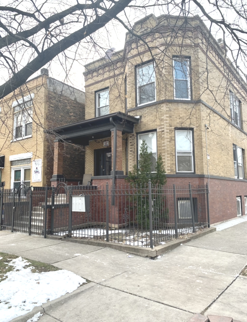 3707 W Augusta Boulevard #1R, Chicago, IL 60651
