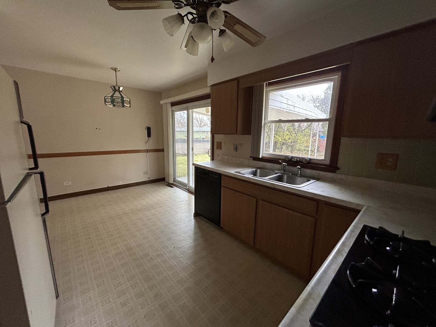 1755 Country Knolls Lane, Elgin, IL 60123