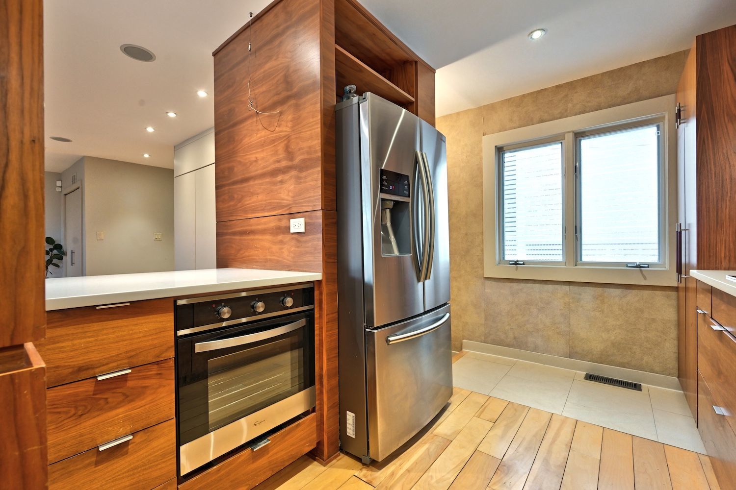 419 W Briar Place #B, Chicago, IL 60657