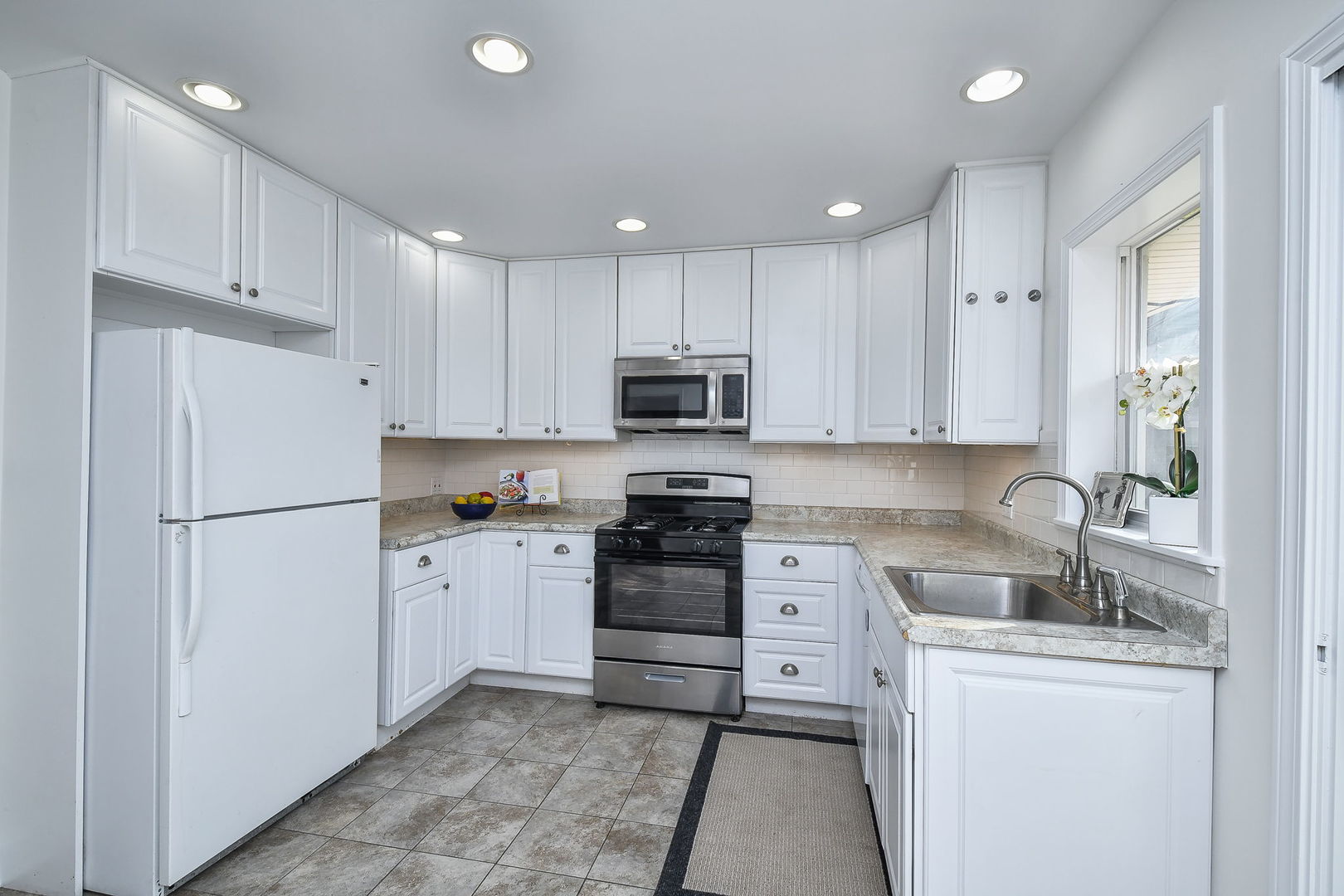 111 S Lorraine Road, Wheaton, IL 60187