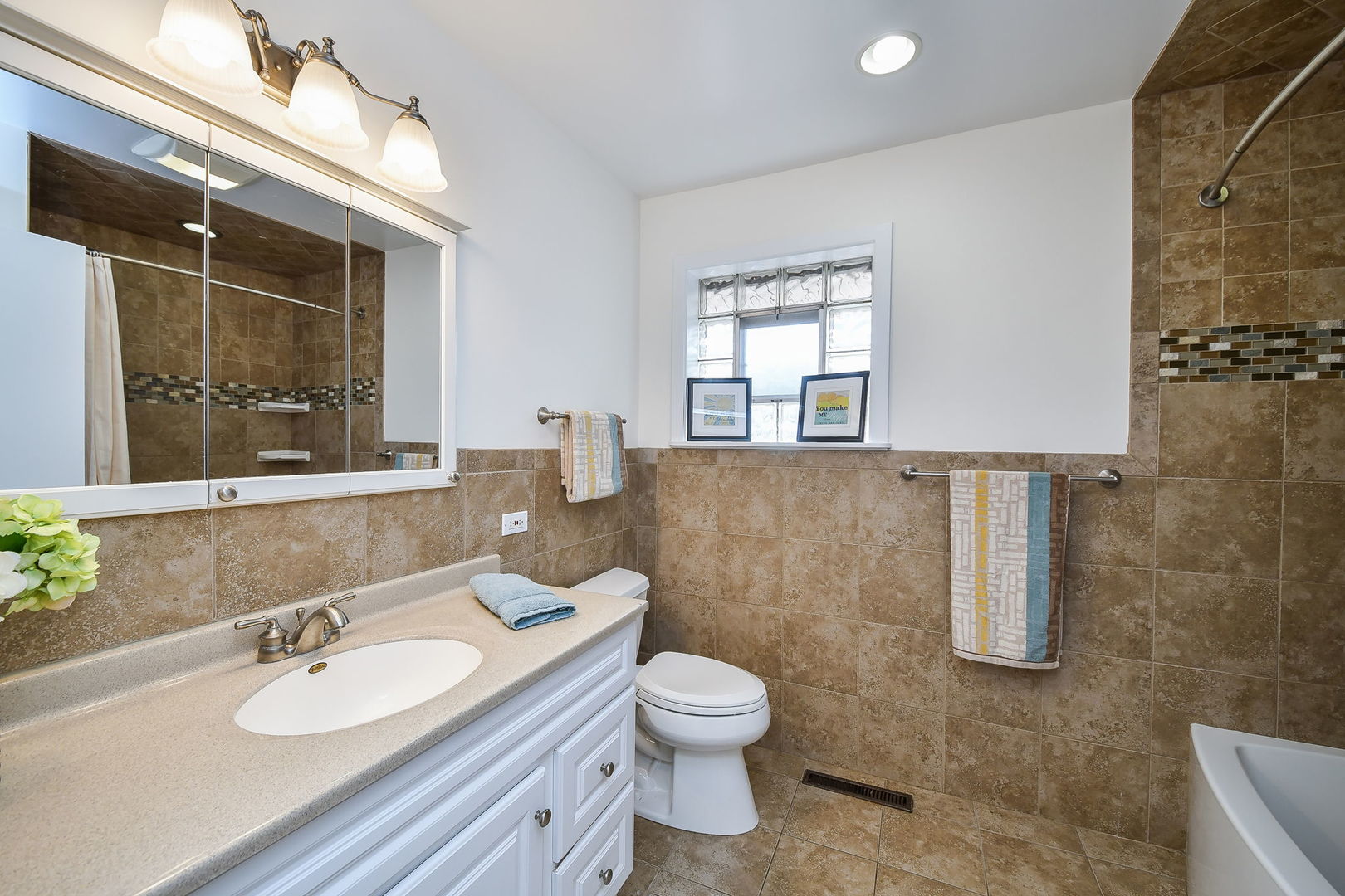 111 S Lorraine Road, Wheaton, IL 60187