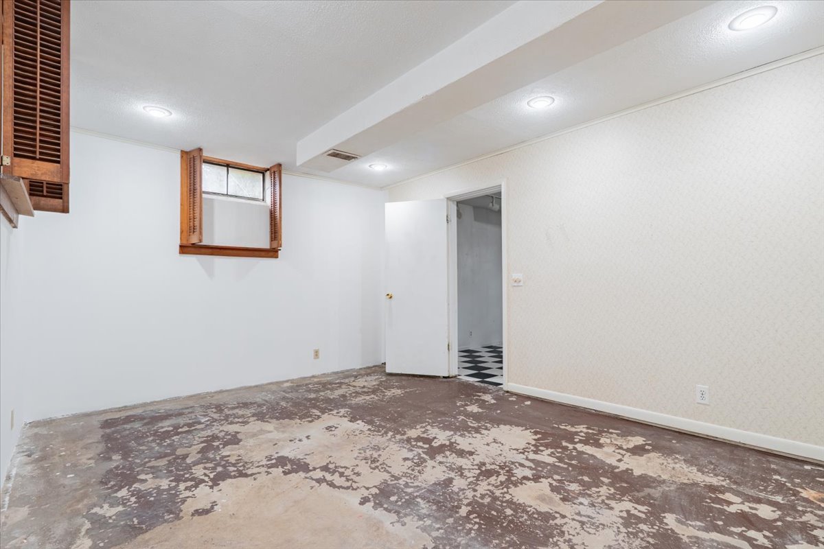 8710 N 2100 East Road, Downs, IL 61736