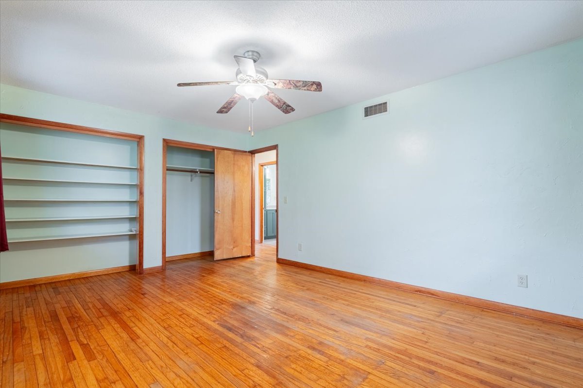 8710 N 2100 East Road, Downs, IL 61736