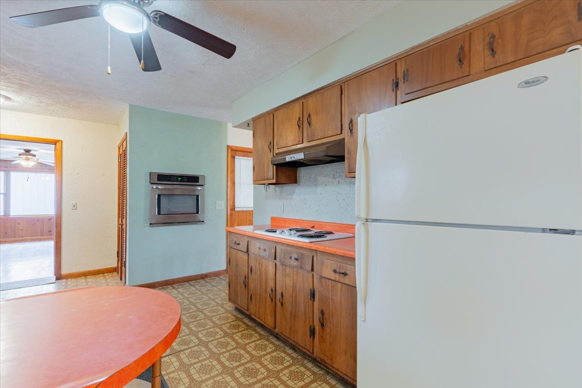 8710 N 2100 East Road, Downs, IL 61736