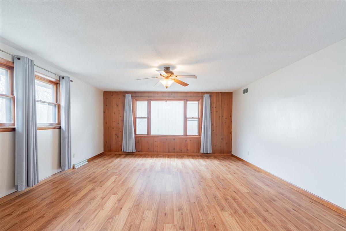 8710 N 2100 East Road, Downs, IL 61736