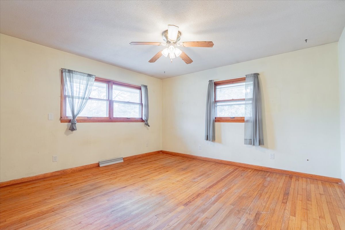 8710 N 2100 East Road, Downs, IL 61736