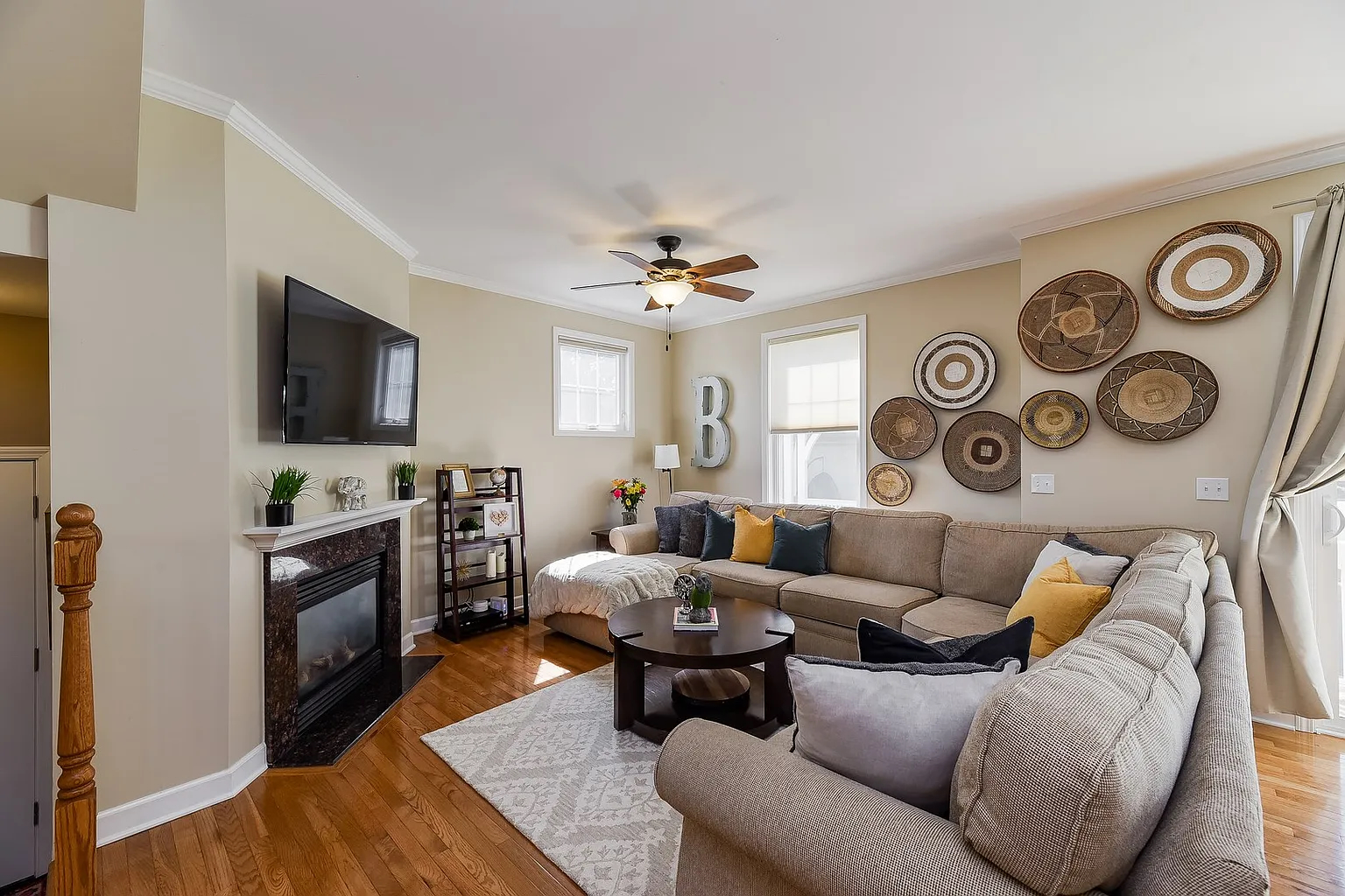 415 N President Street #A, Wheaton, IL 60187