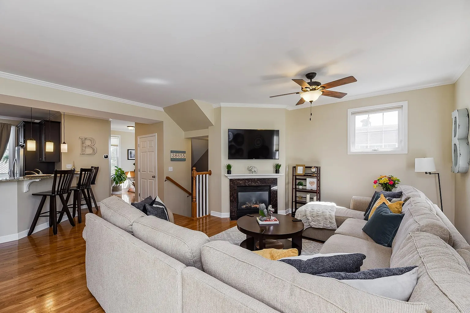 415 N President Street #A, Wheaton, IL 60187