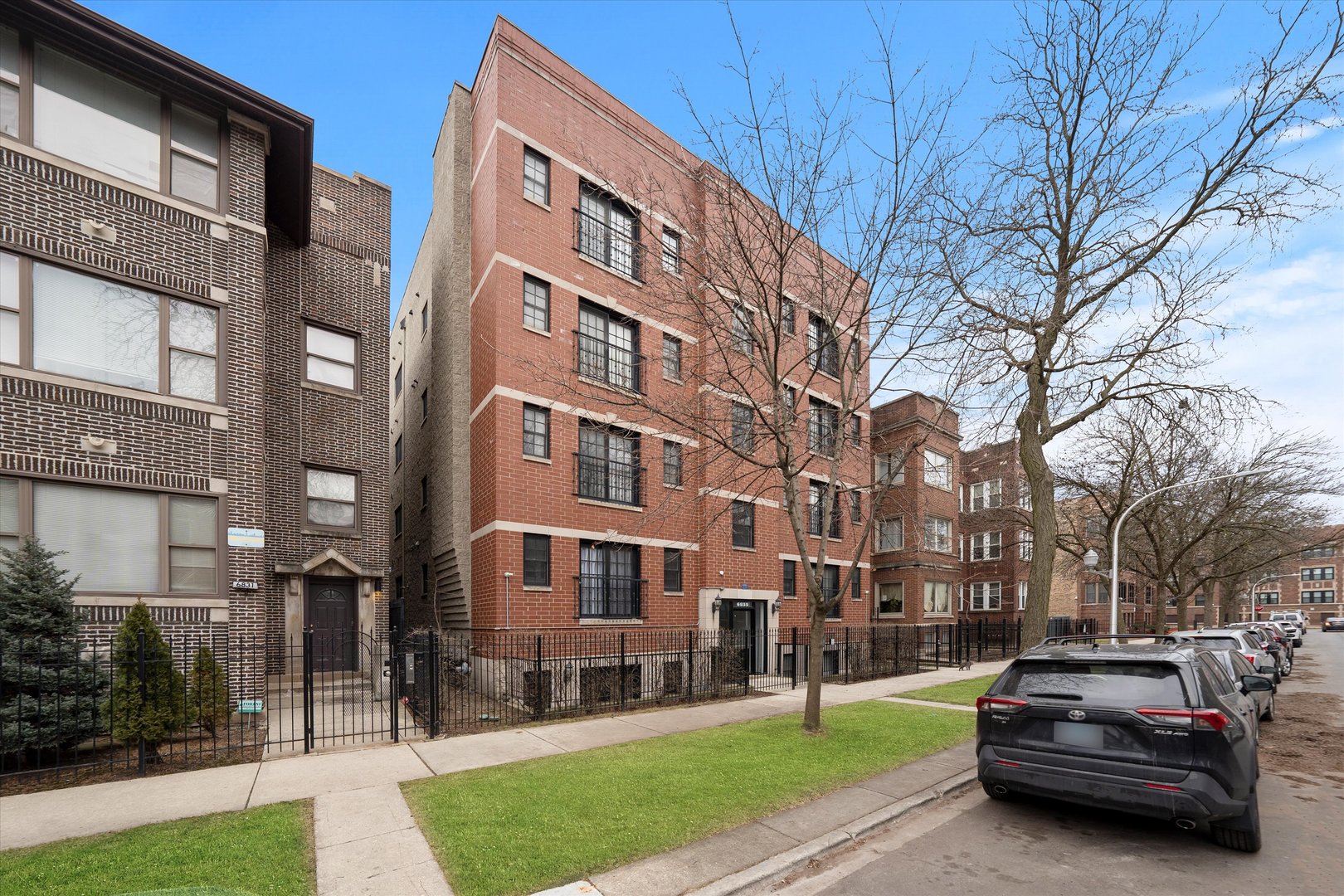 6835 S Cornell Avenue #2S, Chicago, IL 60649