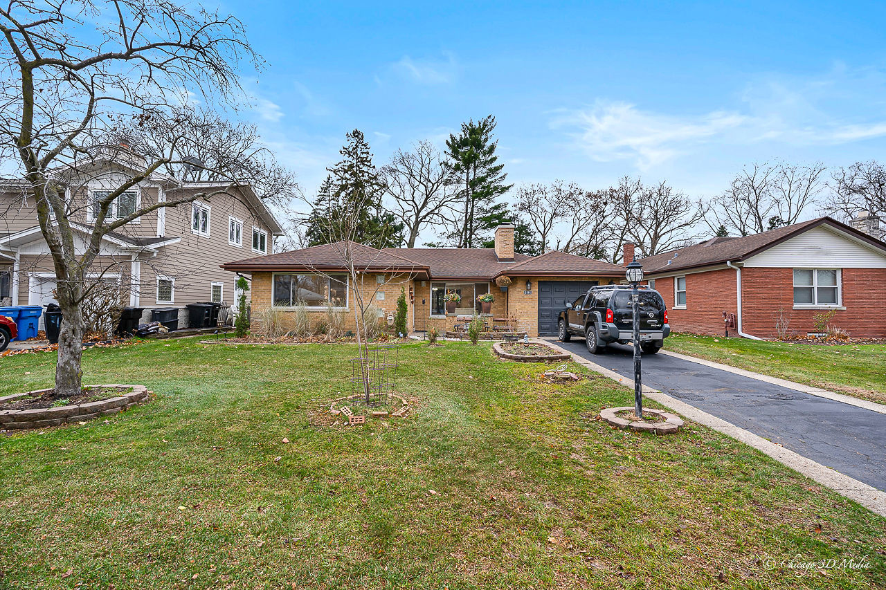 5844 N Lacey Avenue, Chicago, IL 60646