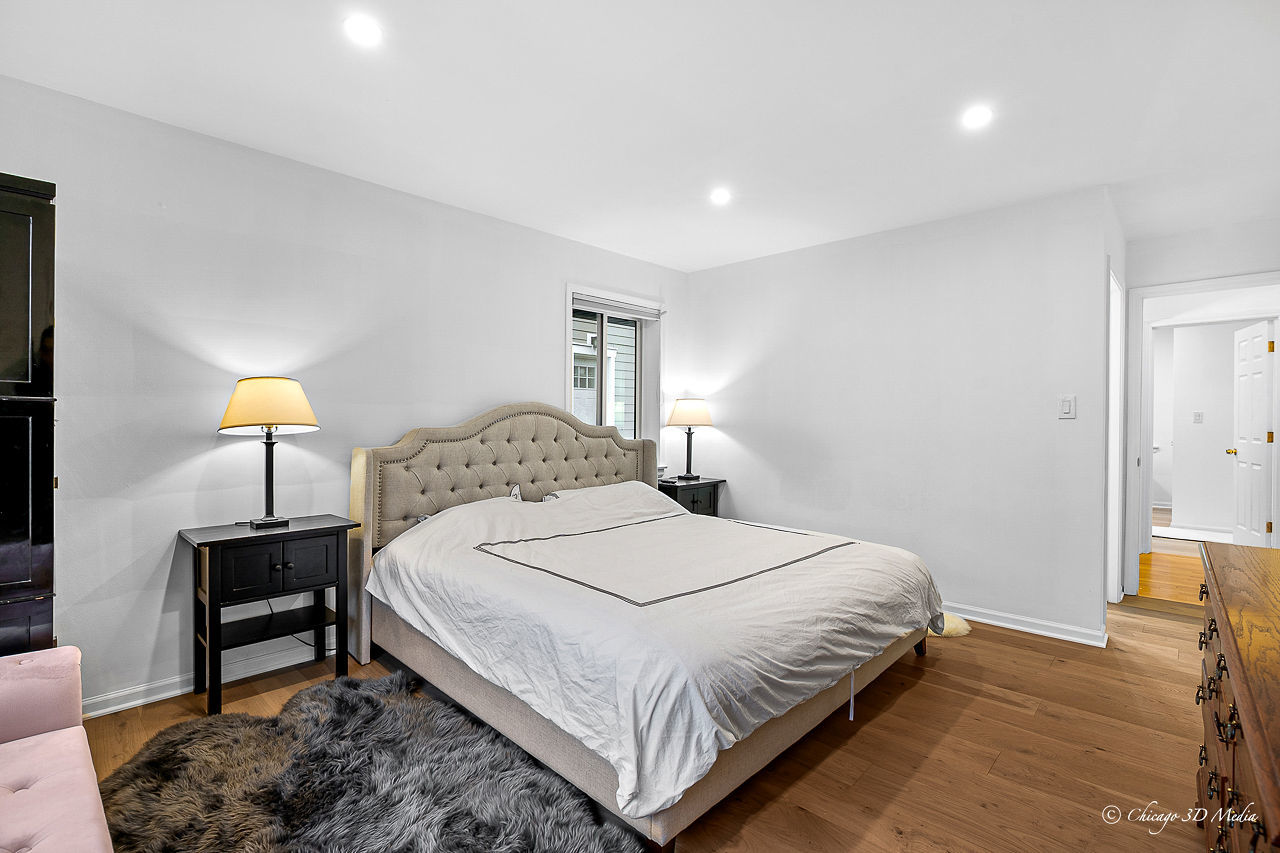 5844 N Lacey Avenue, Chicago, IL 60646