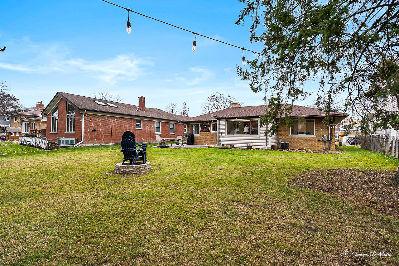 5844 N Lacey Avenue, Chicago, IL 60646