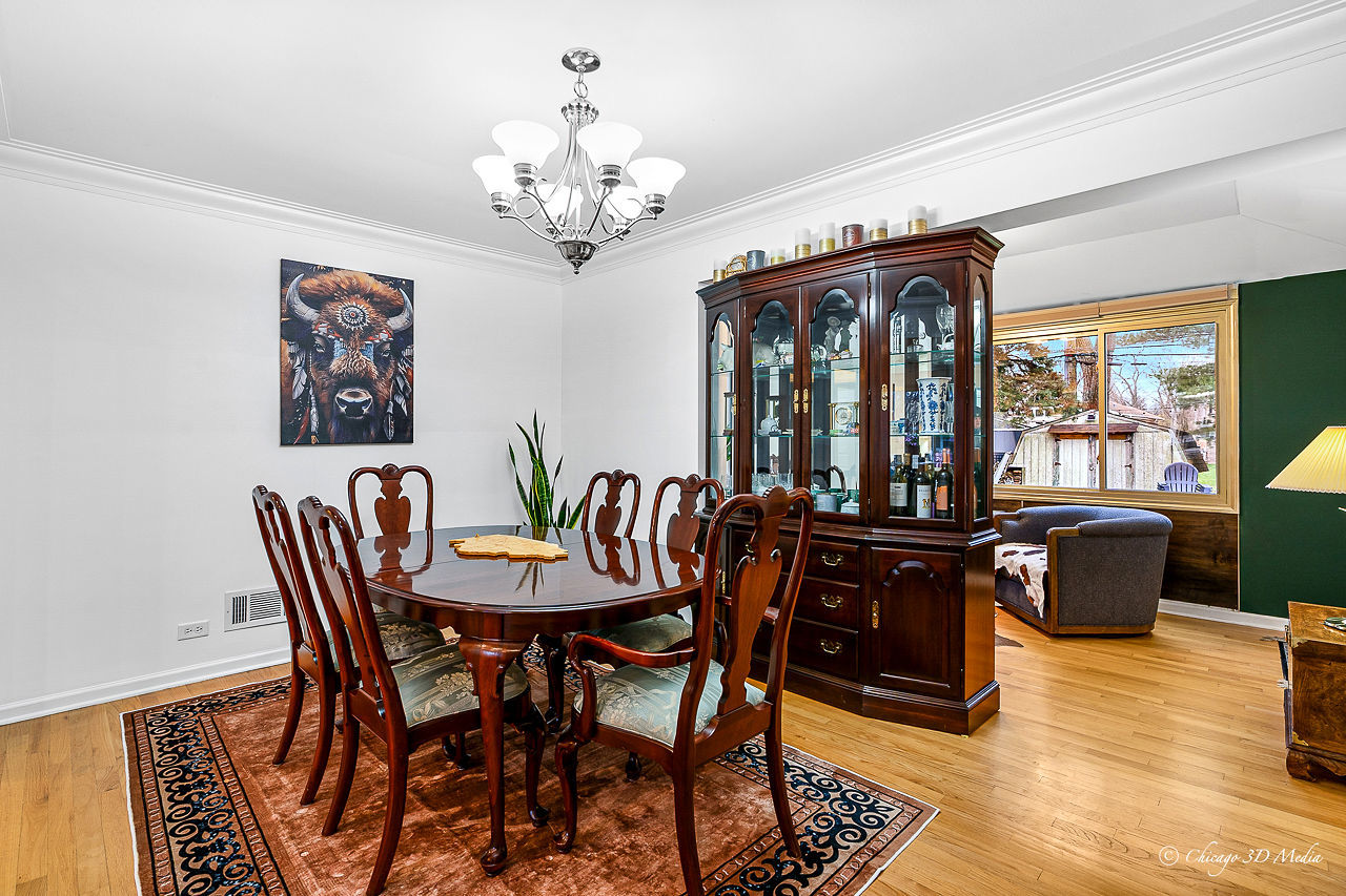 5844 N Lacey Avenue, Chicago, IL 60646