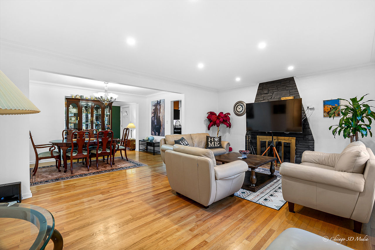 5844 N Lacey Avenue, Chicago, IL 60646