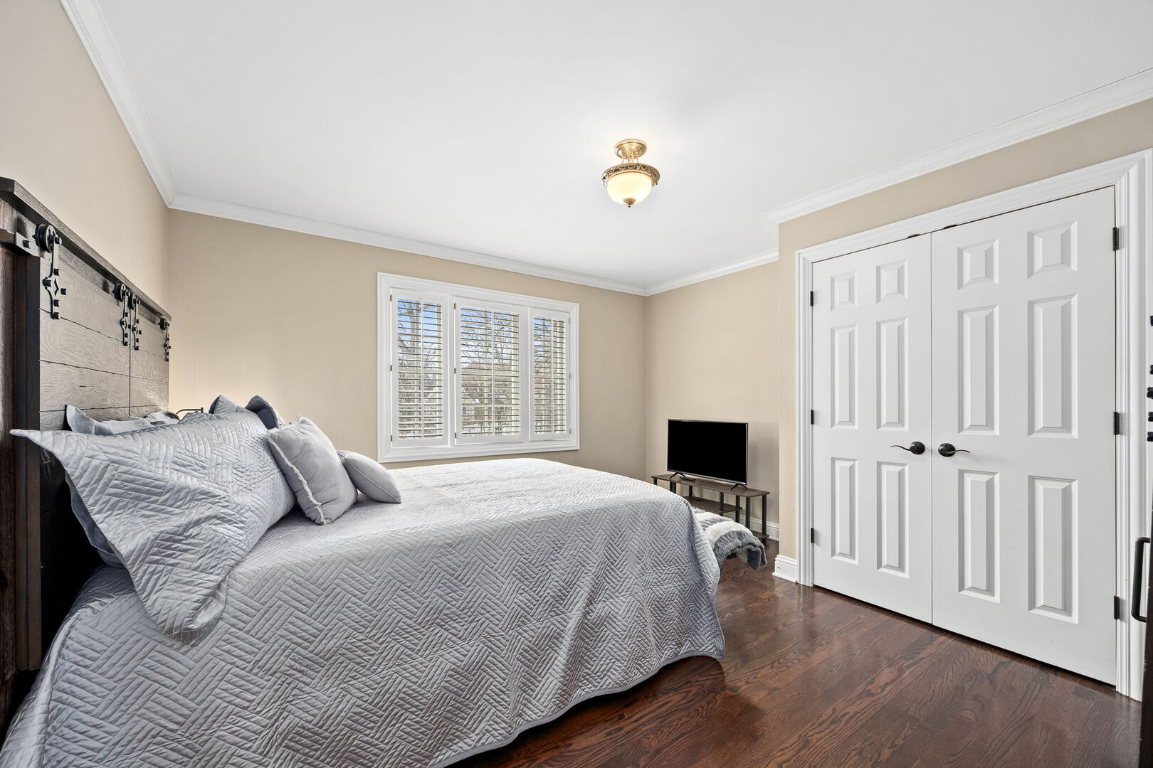 7S460 Donwood Drive, Naperville, IL 60540