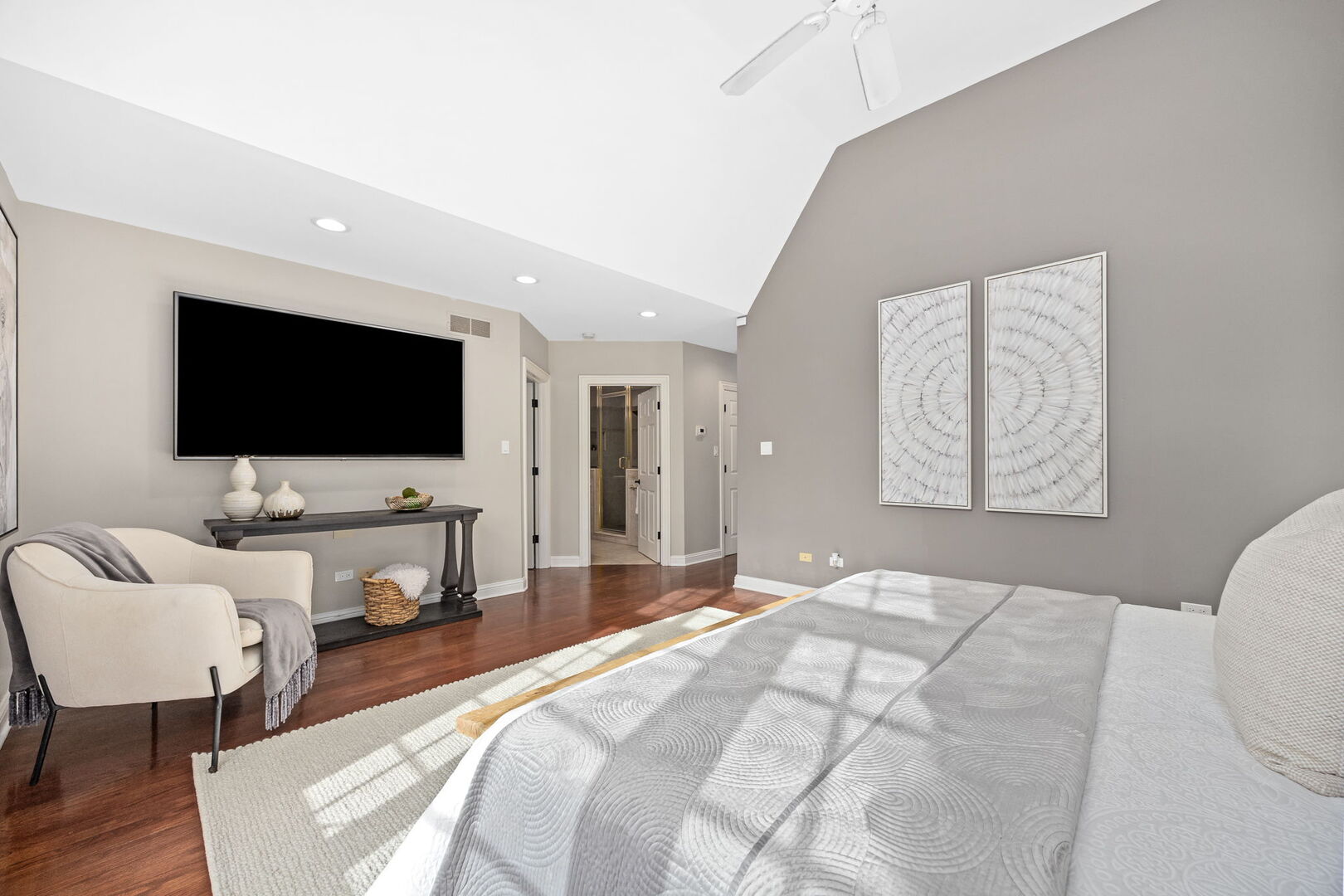 7S460 Donwood Drive, Naperville, IL 60540