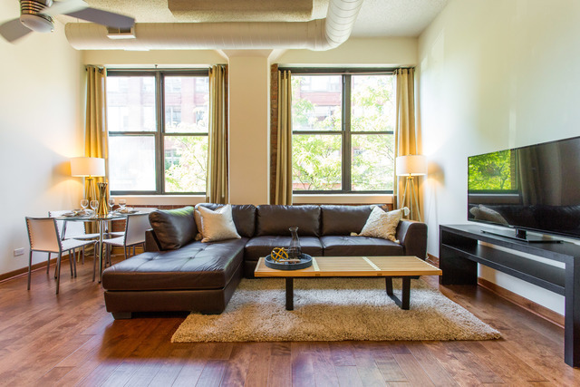 812 W Van Buren Street #2D, Chicago, IL 60607