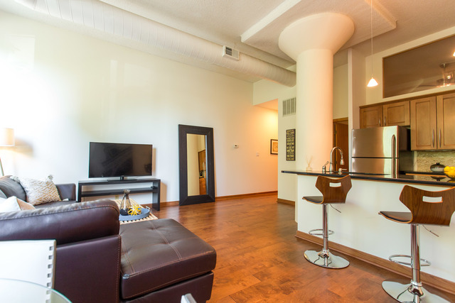 812 W Van Buren Street #2D, Chicago, IL 60607