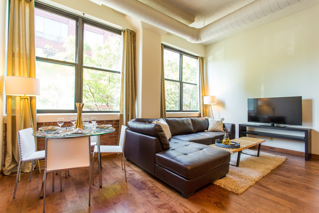 812 W Van Buren Street #2D, Chicago, IL 60607