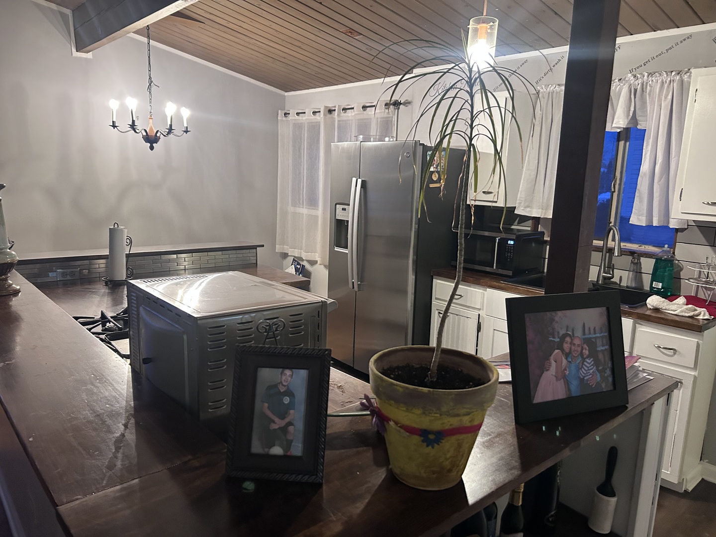 233 W Natoma Avenue, Addison, IL 60101