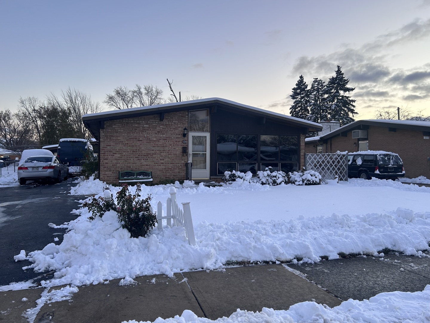 233 W Natoma Avenue, Addison, IL 60101