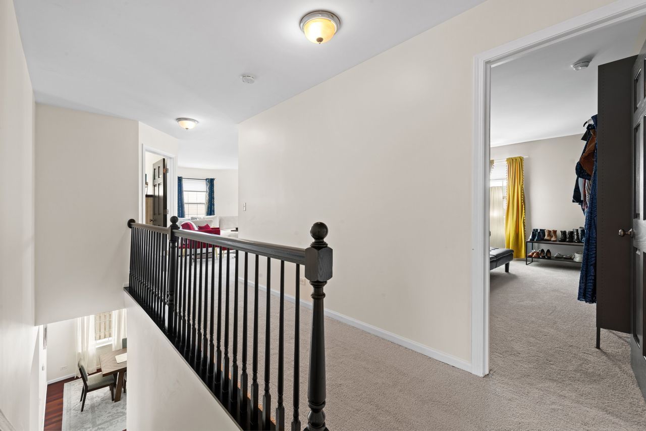 2561 HENNIG Road, Hampshire, IL 60140