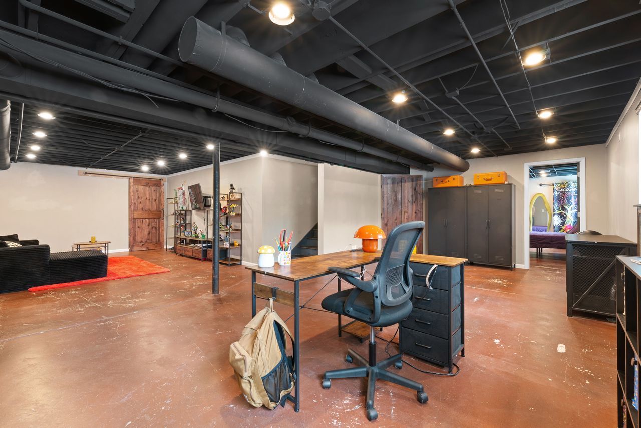 2561 HENNIG Road, Hampshire, IL 60140