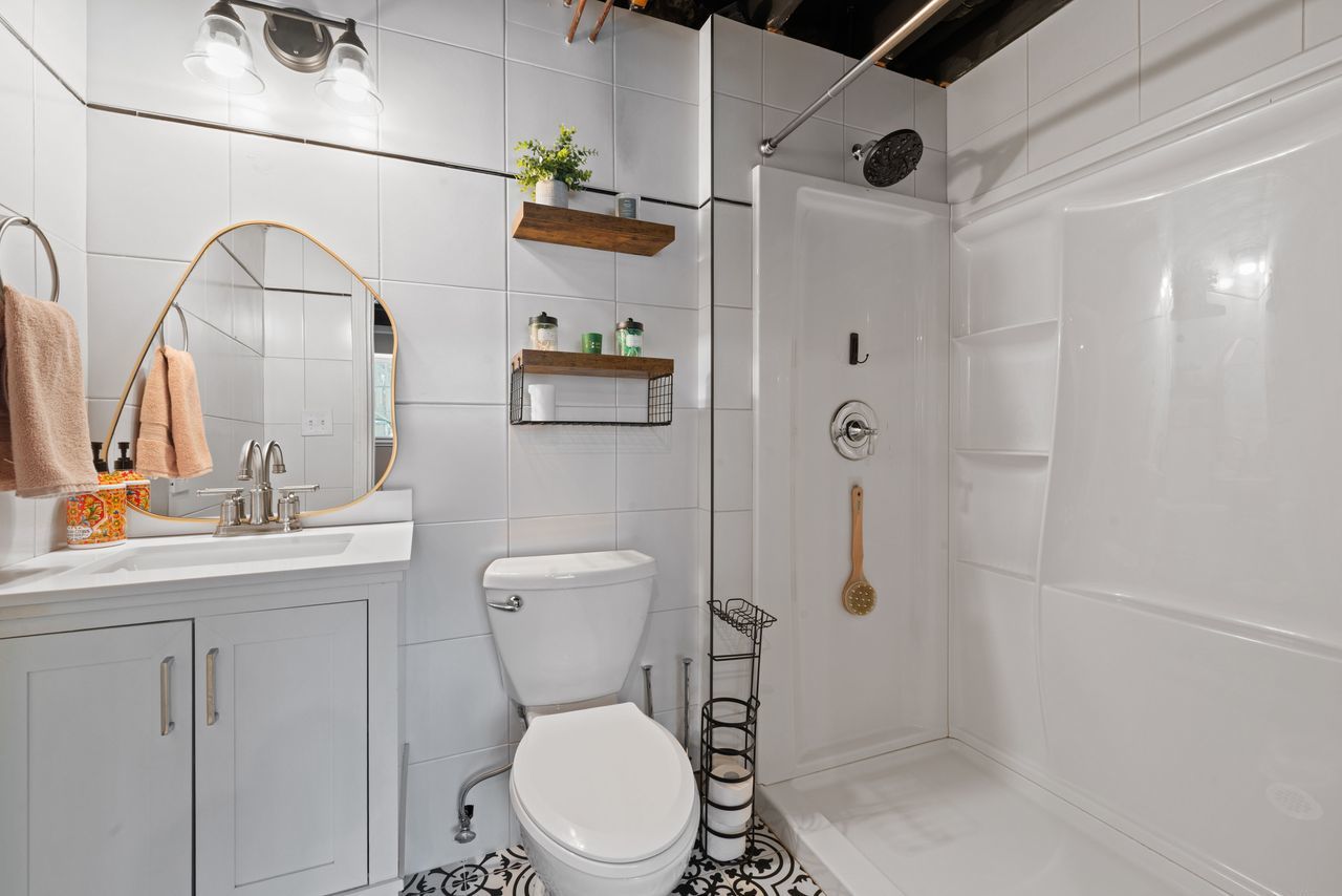 2561 HENNIG Road, Hampshire, IL 60140