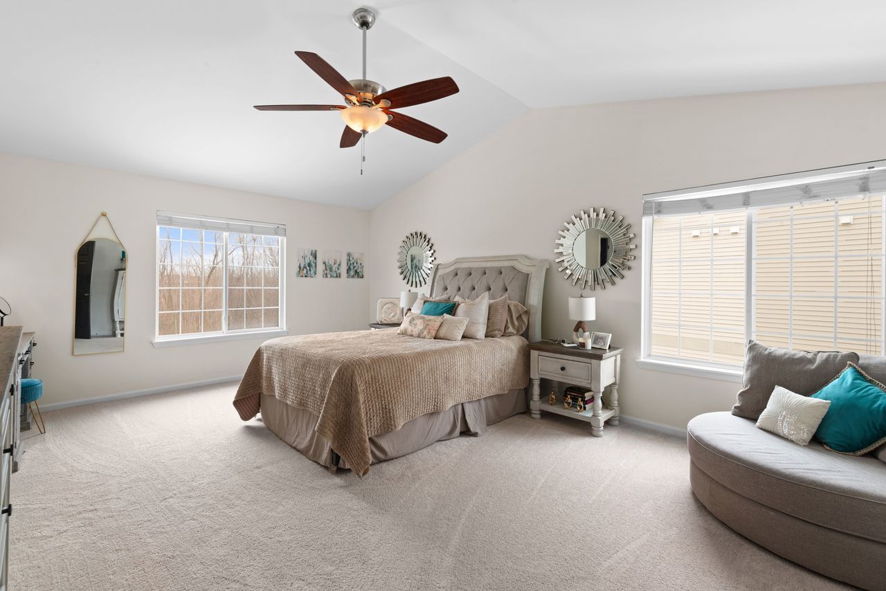 2561 HENNIG Road, Hampshire, IL 60140