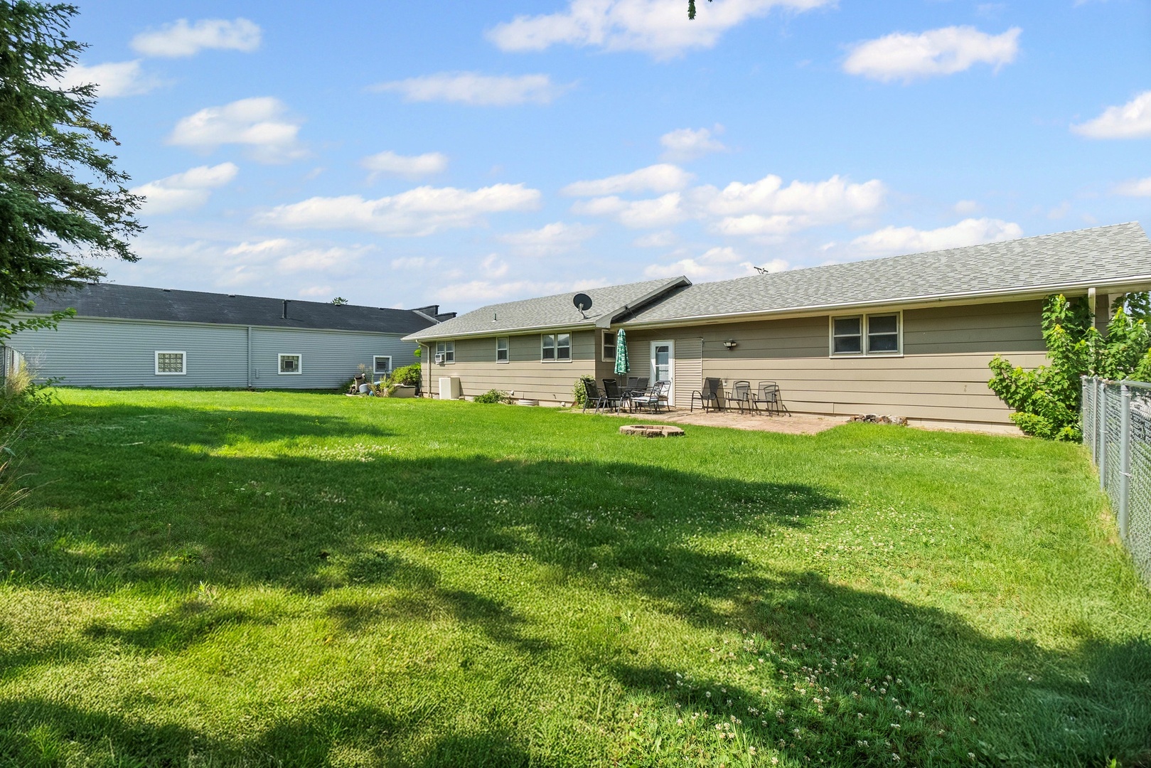 525 S Dixie Highway, Beecher, IL 60401