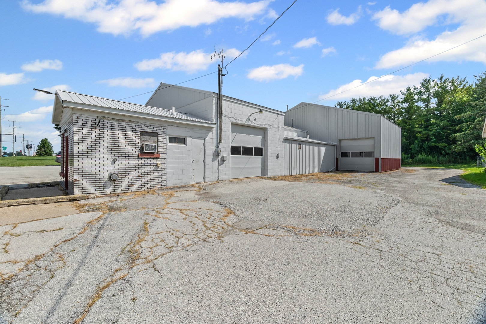 525 S Dixie Highway, Beecher, IL 60401