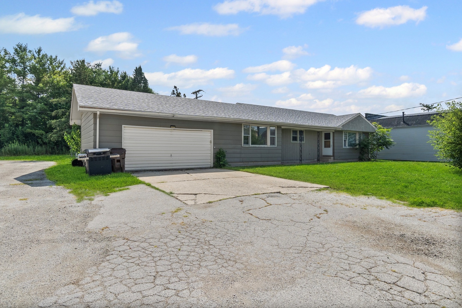 525 S Dixie Highway, Beecher, IL 60401