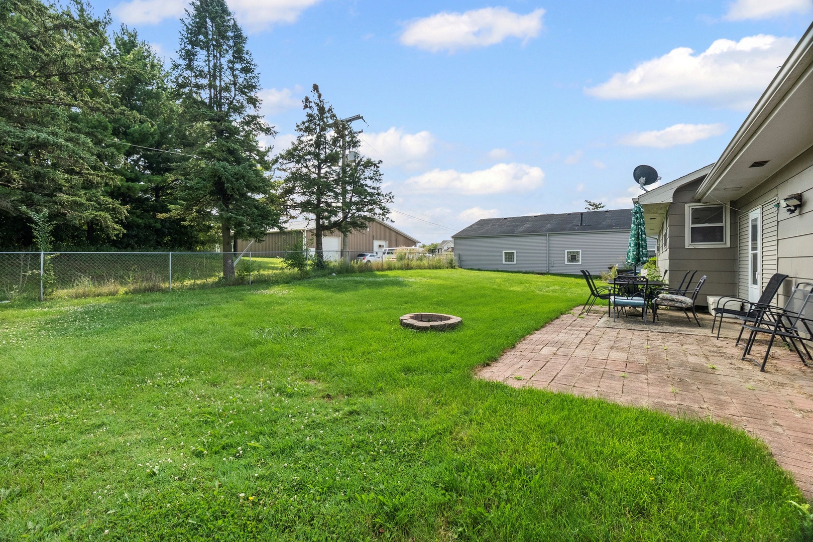 525 S Dixie Highway, Beecher, IL 60401