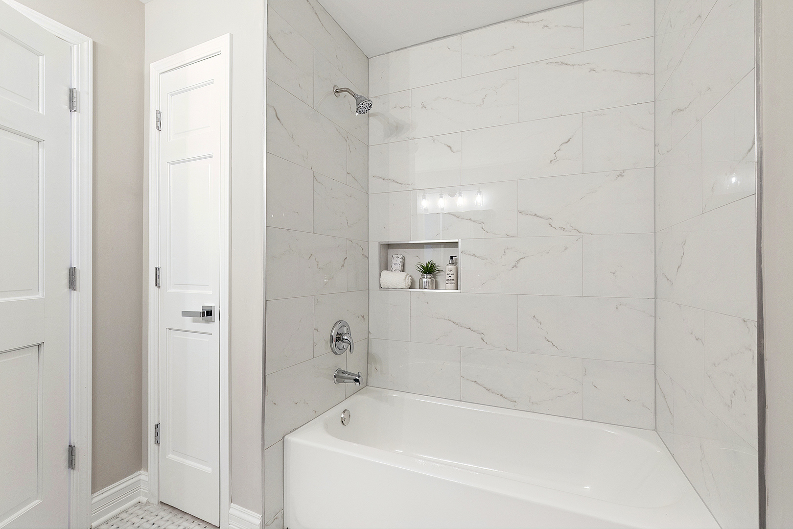 4711 Snapjack Circle, Naperville, IL 60564