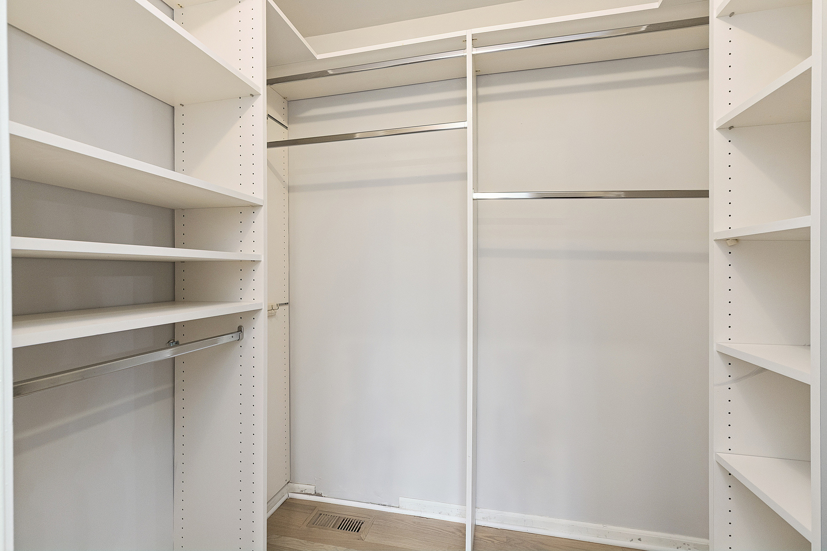 4711 Snapjack Circle, Naperville, IL 60564