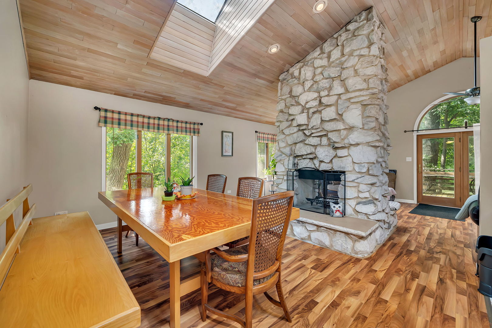 21400 Lisa Lane, Steger, IL 60475