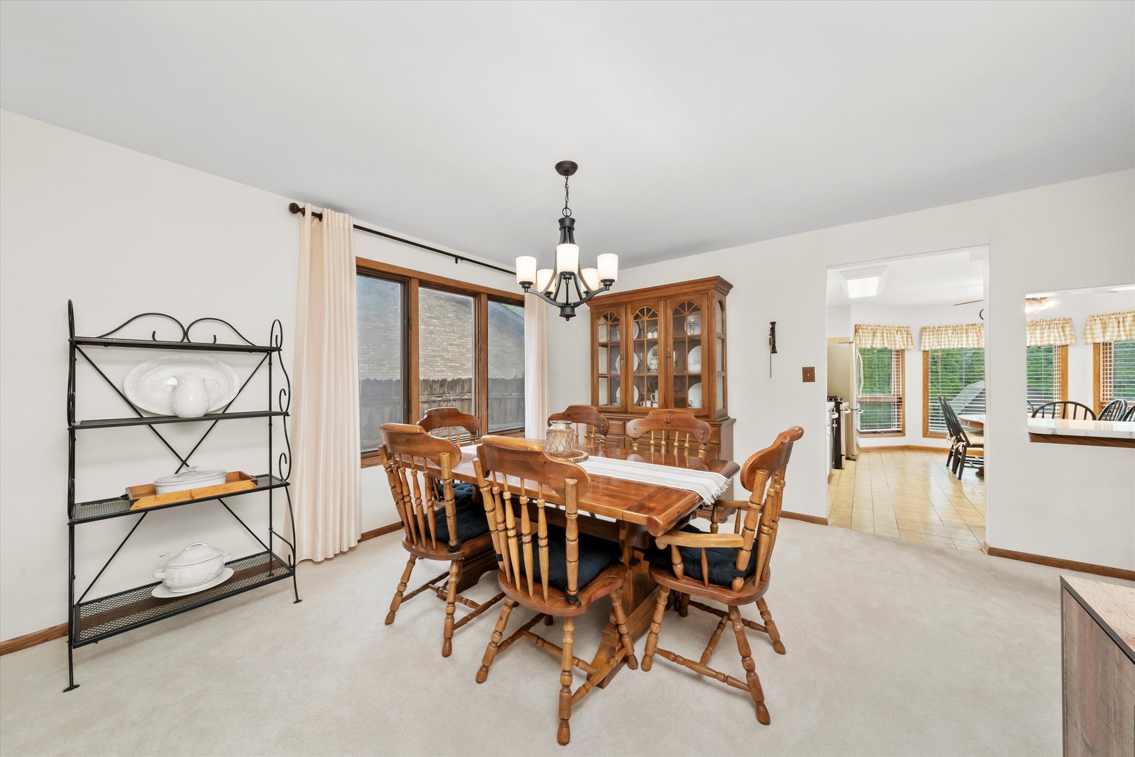 10221 S Eleanor Avenue, Palos Hills, IL 60465