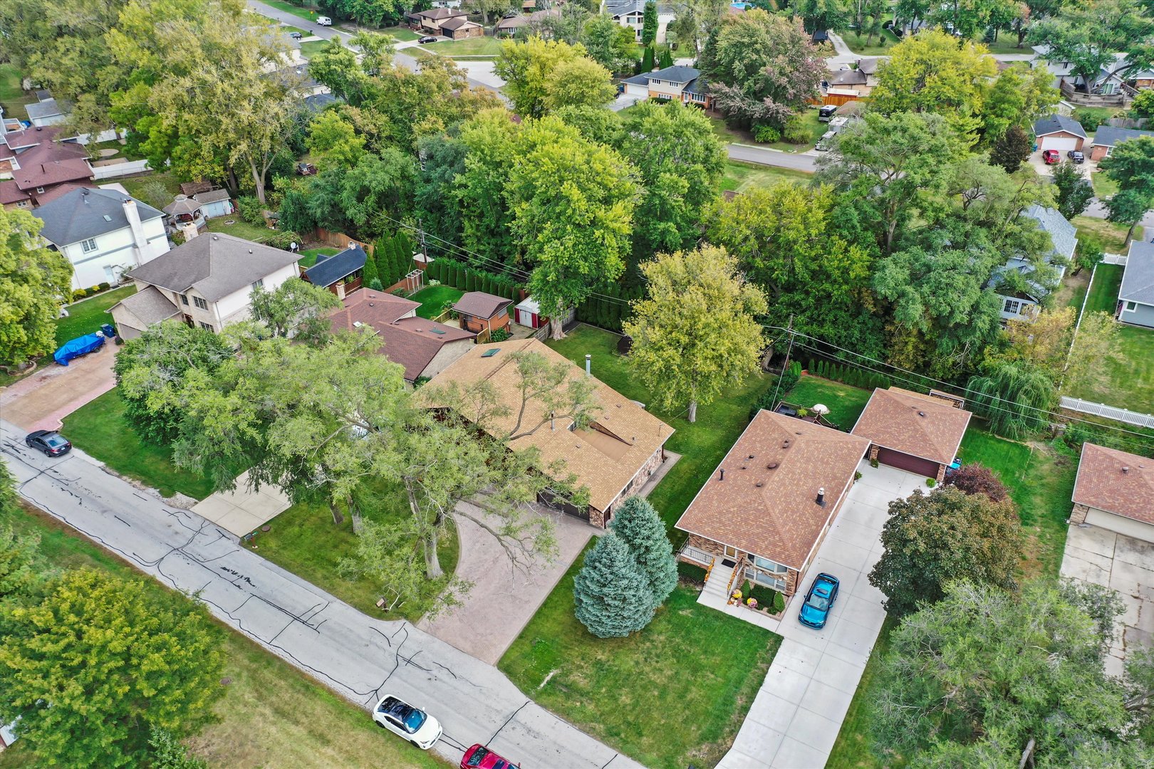 10221 S Eleanor Avenue, Palos Hills, IL 60465