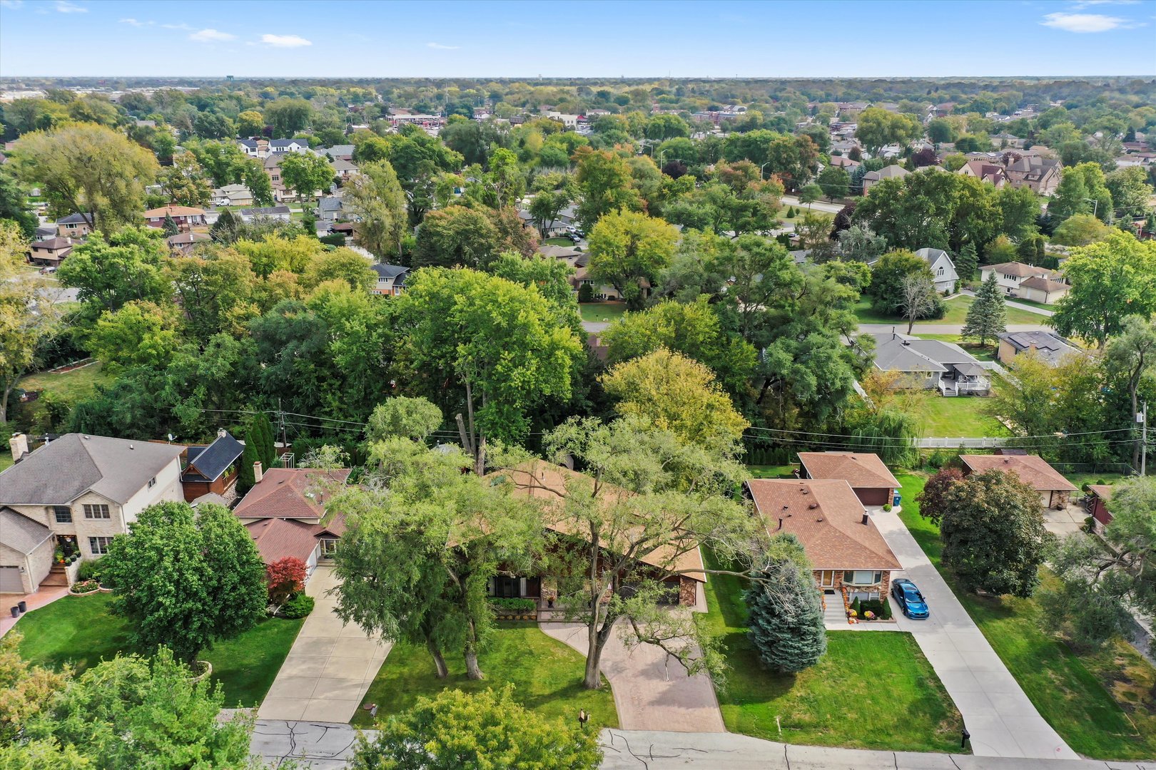 10221 S Eleanor Avenue, Palos Hills, IL 60465