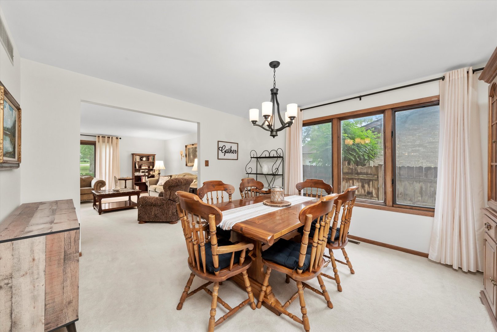 10221 S Eleanor Avenue, Palos Hills, IL 60465