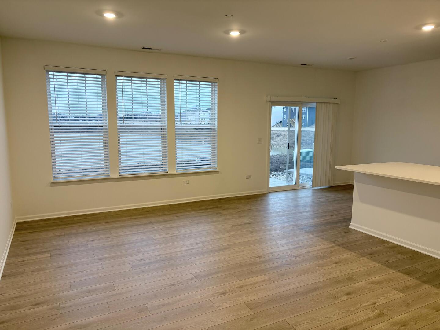 460 Hathaway Lane, Oswego, IL 60543