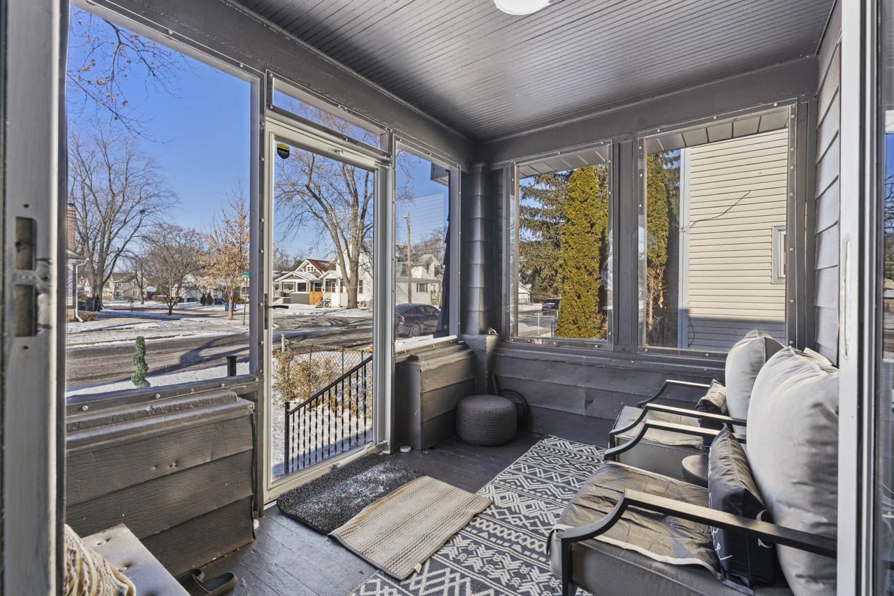 819 N Ash Street, Waukegan, IL 60085